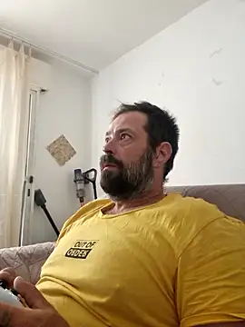 Snapshot of zefside42 chatting on October 31, 6:21 am zefside42 online show from October 31, 6:21 am