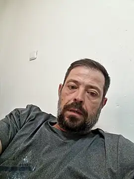 Snapshot of zefside42 chatting on October 6, 8:48 am zefside42 online show from October 6, 8:48 am