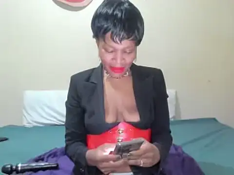 AfricanSquirtingQueen online show from December 21, 11:16 pm