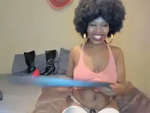 Snapshot of AfricanSquirtingQueen chatting on June 24, 5:55 pm AfricanSquirtingQueen online show from June 24, 5:55 pm