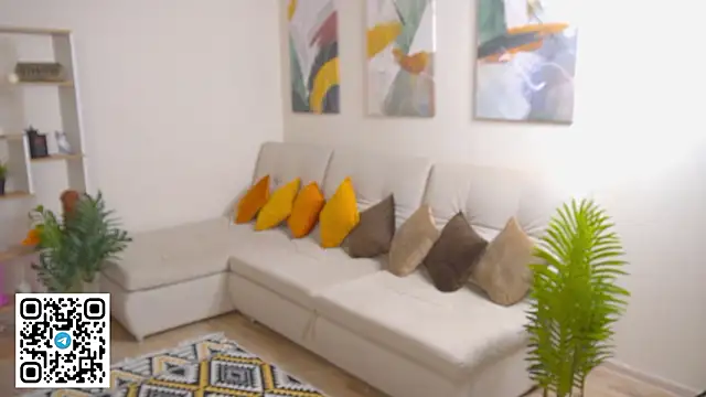 Snapshot of oliviabr0wn0 chatting on February 9, 2:09 am oliviabr0wn0 online show from February 9, 2:09 am