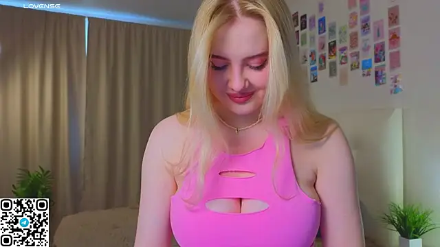 oliviabr0wn0 online show from October 19, 2:03 am