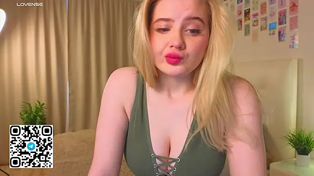 oliviabr0wn0 online show from October 7, 2:12 am