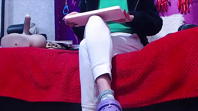 Snapshot of AyshaScott chatting on January 9, 1:07 pm AyshaScott online show from January 9, 1:07 pm