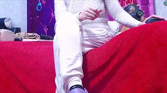 Snapshot of AyshaScott chatting on February 16, 1:21 pm AyshaScott online show from February 16, 1:21 pm