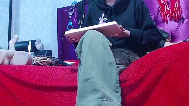 Snapshot of AyshaScott chatting on February 18, 12:56 pm AyshaScott online show from February 18, 12:56 pm