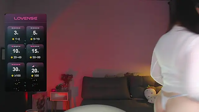 Snapshot of sensual_me chatting on December 28, 4:52 pm sensual me online show from December 28, 4:52 pm