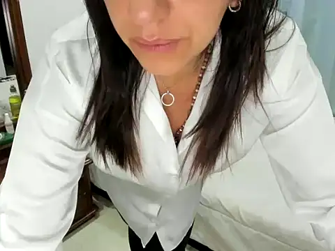 MonicaGarcia  online show from February 14, 11:10 am