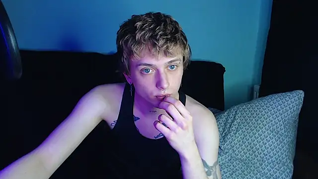 Snapshot of axxxturel chatting on February 22, 3:01 am axxxturel online show from February 22, 3:01 am