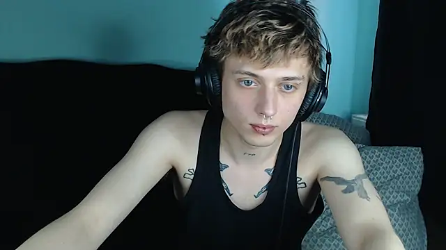 Snapshot of axxxturel chatting on February 26, 7:34 am axxxturel online show from February 26, 7:34 am