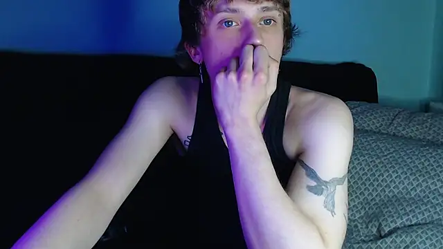 Snapshot of axxxturel chatting on March 18, 9:43 pm axxxturel online show from March 18, 9:43 pm