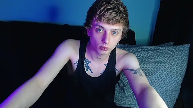 Snapshot of axxxturel chatting on February 20, 11:43 pm axxxturel online show from February 20, 11:43 pm