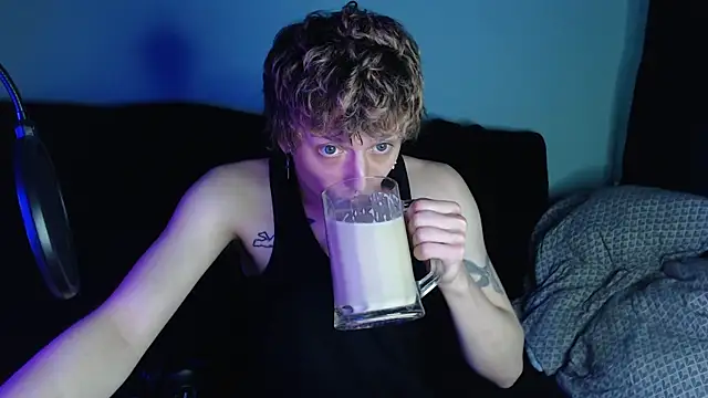 Snapshot of axxxturel chatting on March 12, 6:53 pm axxxturel online show from March 12, 6:53 pm