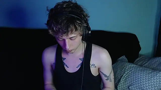 Snapshot of axxxturel chatting on March 18, 2:29 am axxxturel online show from March 18, 2:29 am