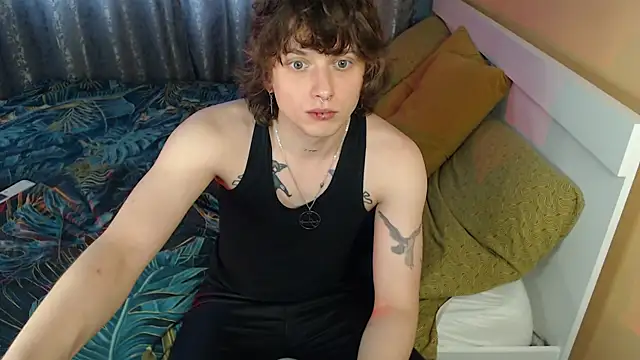 Snapshot of axxxturel chatting on September 18, 8:17 am axxxturel online show from September 18, 8:17 am