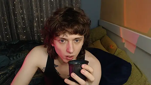 Snapshot of axxxturel chatting on December 15, 3:23 am axxxturel online show from December 15, 3:23 am