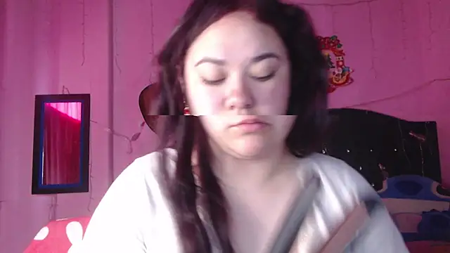 NikkiRous  online show from October 29, 1:10 pm