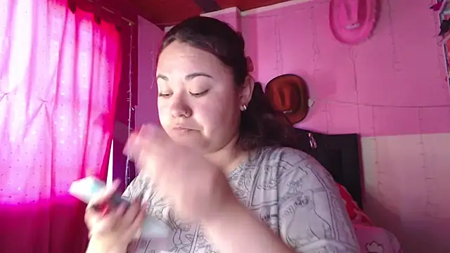 NikkiRous  online show from February 9, 1:20 pm