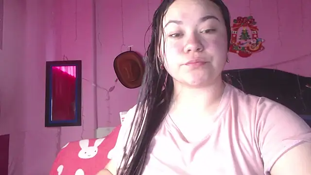 NikkiRous  online show from October 12, 1:45 pm