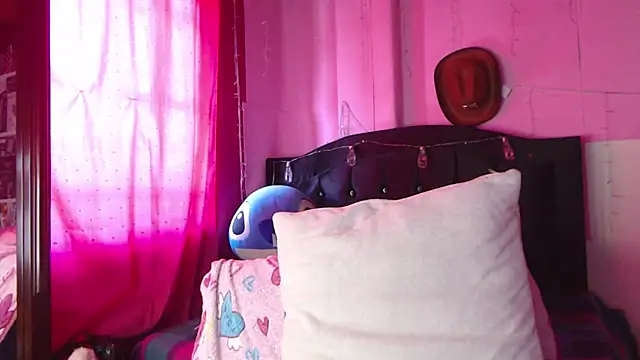 NikkiRous  online show from February 2, 3:22 pm