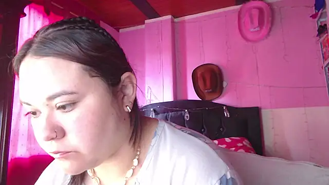 NikkiRous  online show from February 12, 2:06 pm