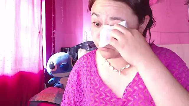 NikkiRous  online show from January 16, 2:10 pm