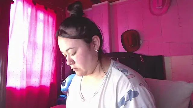 NikkiRous  online show from February 26, 7:14 pm