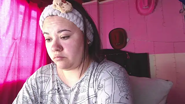 NikkiRous  online show from February 23, 1:33 pm