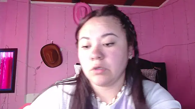 NikkiRous  online show from December 5, 1:10 pm