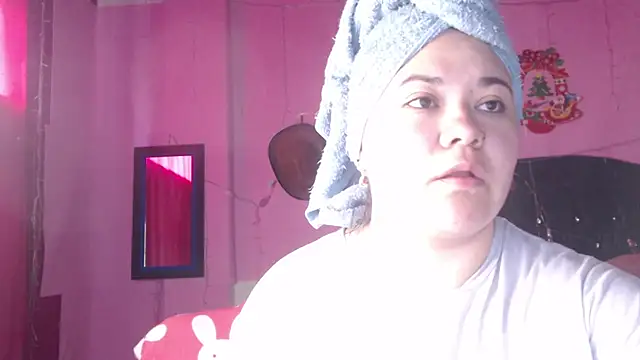 NikkiRous  online show from October 28, 1:10 pm