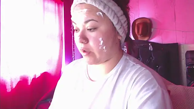 Snapshot of NikkiRous_ chatting on June 12, 1:53 pm NikkiRous online show from June 12, 1:53 pm