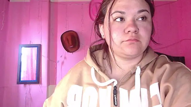 NikkiRous  online show from January 10, 1:06 pm