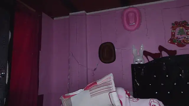 NikkiRous  online show from March 22, 1:08 pm