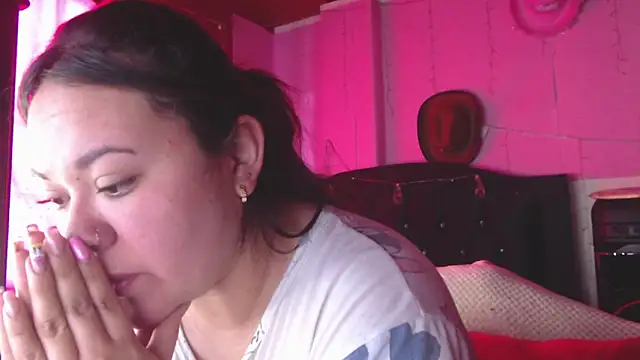 Snapshot of NikkiRous_ chatting on June 18, 2:11 pm NikkiRous online show from June 18, 2:11 pm