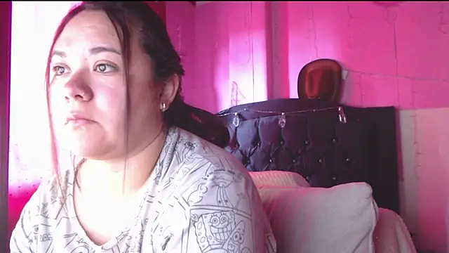 NikkiRous  online show from April 10, 2:35 pm