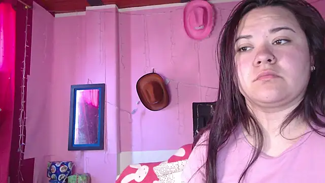 NikkiRous  online show from December 15, 1:17 pm