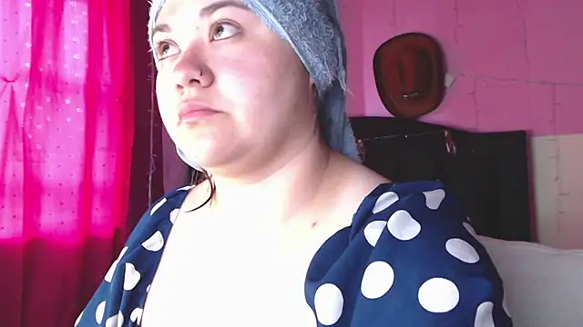 NikkiRous  online show from February 19, 1:08 pm