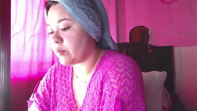 NikkiRous  online show from March 1, 2:17 pm