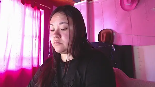 NikkiRous  online show from April 22, 4:25 pm