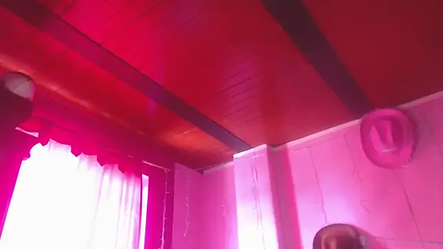 NikkiRous  online show from April 20, 3:57 pm