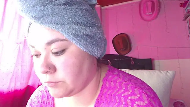 NikkiRous  online show from January 18, 1:47 pm