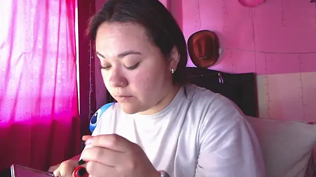 NikkiRous  online show from February 25, 2:28 pm