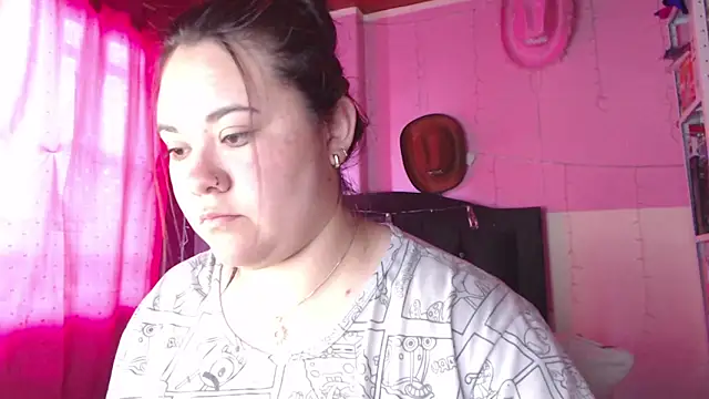 NikkiRous  online show from February 17, 1:19 pm