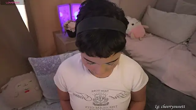 Cheerrysweett online show from March 11, 6:35 pm