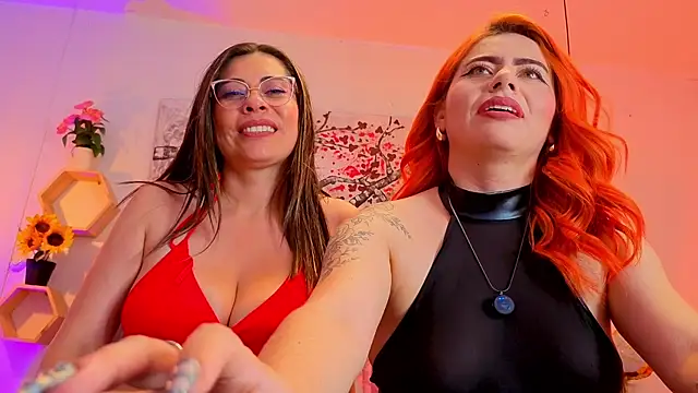 Snapshot of Dulce_charlottee chatting on November 22, 9:13 pm Dulce charlottee online show from November 22, 9:13 pm