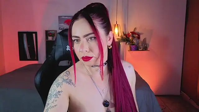 Snapshot of Dulce_charlottee chatting on April 22, 7:42 pm Dulce charlottee online show from April 22, 7:42 pm