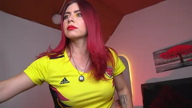 Snapshot of Dulce_charlottee chatting on June 23, 7:34 pm Dulce charlottee online show from June 23, 7:34 pm