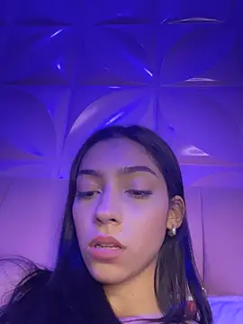 Snapshot of Ema_azel chatting on March 18, 1:44 pm Ema azel online show from March 18, 1:44 pm