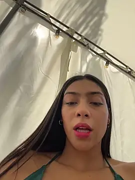 Snapshot of Ema_azel chatting on October 2, 1:58 pm Ema azel online show from October 2, 1:58 pm