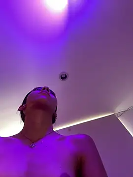 Snapshot of Ema_azel chatting on February 25, 7:38 pm Ema azel online show from February 25, 7:38 pm